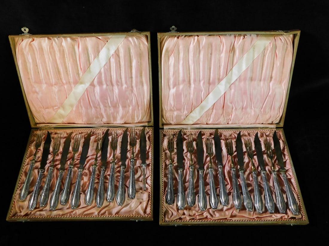2 LOTS OF STERLING HANDLED DESSERT KNIVES & FORKS, BOXED (1 of 9)