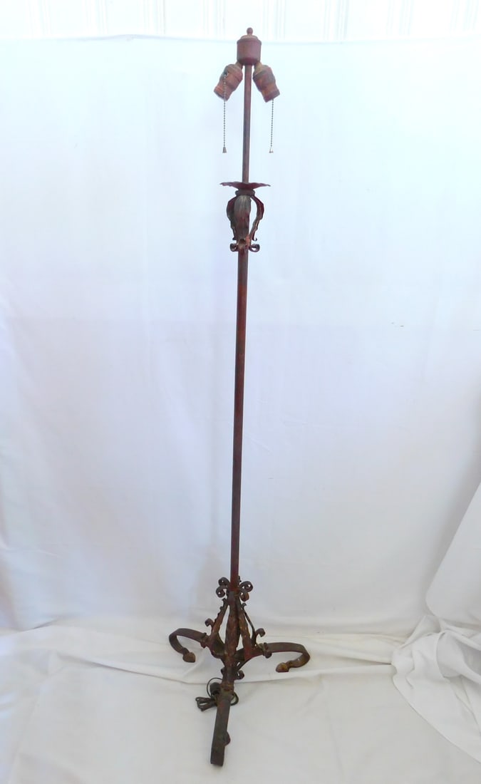 WROUGHT IRON LEAF MOTIF FLOOR LAMP (S315) (1 of 8)