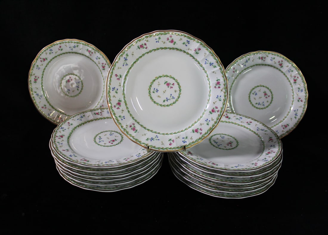 Bernardaud Limoges France "artois" 15 Plates 8 3/4" Dia. Auction