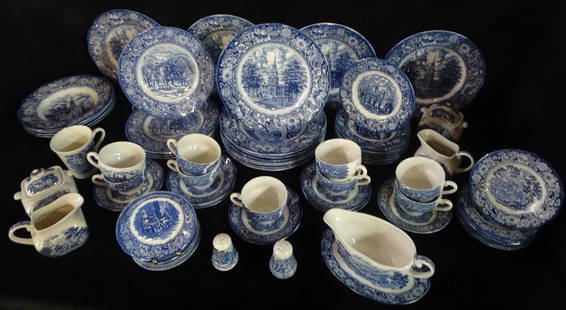 67 PIECES OF ENGLISH BLUE & WHITE PORCELAIN "LIBERTY BLUE" HISTORICAL COLONIAL SCENES, DINNER PLATE: 67 PIECES OF ENGLISH BLUE & WHITE PORCELAIN "LIBERTY BLUE" HISTORICAL COLONIAL SCENES, DINNER PLATE 10" DIA. (R251