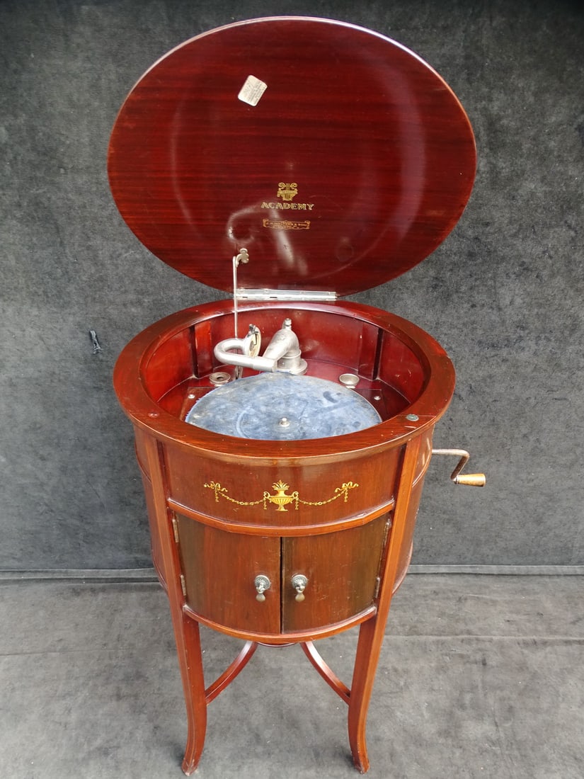 ESTATE OF SEYMOUR STEIN:INLAID MAHOGANY CIRCULAR "ACADEMY" VICTROLA 32" HIGH, 20" DIA.: ESTATE OF SEYMOUR STEIN:INLAID MAHOGANY CIRCULAR "ACADEMY" VICTROLA 32" HIGH, 20" DIA.