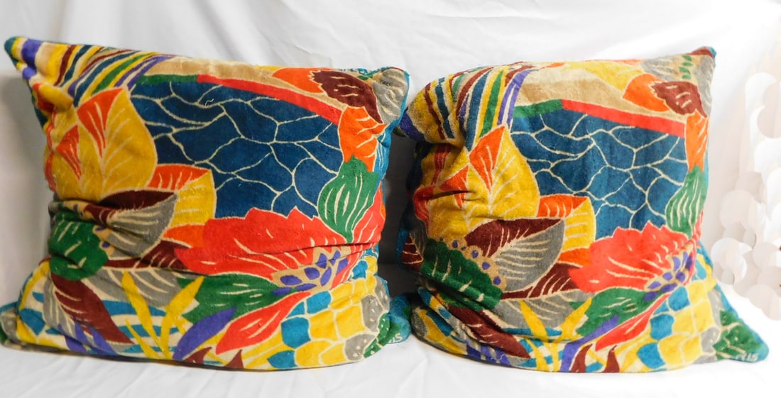 ESTATE OF FASHION EDITOR: HERMES PARIS BATH TOWEL FLOOR CUSHIONS WITH DOWN INSERTS 36 X 36, LIGHT (1 of 13)