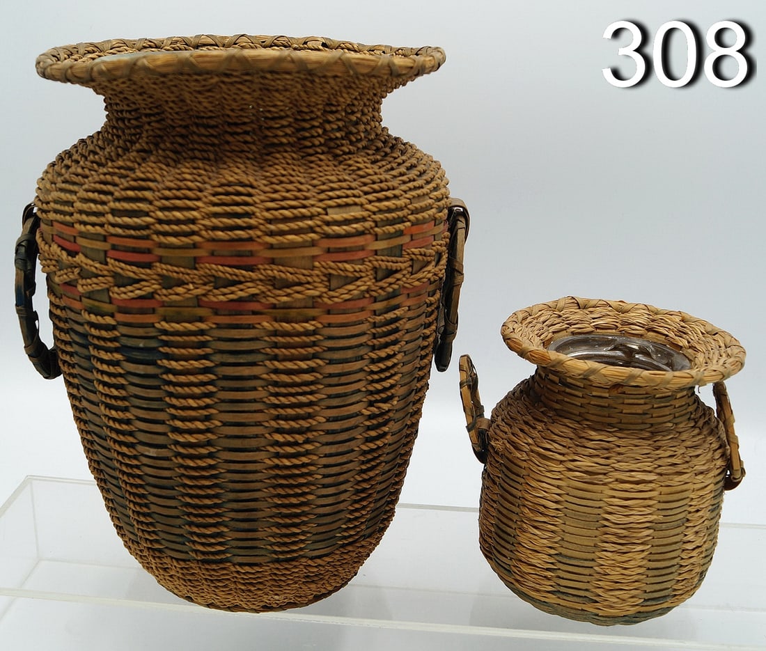 2 VINTAGE MICMAC MAINE INDIAN BASKETS 8.5 X 6'DIA. LARGEST (E 308): 2 VINTAGE MICMAC MAINE INDIAN BASKETS 8.5 X 6'DIA. LARGEST (E 308)