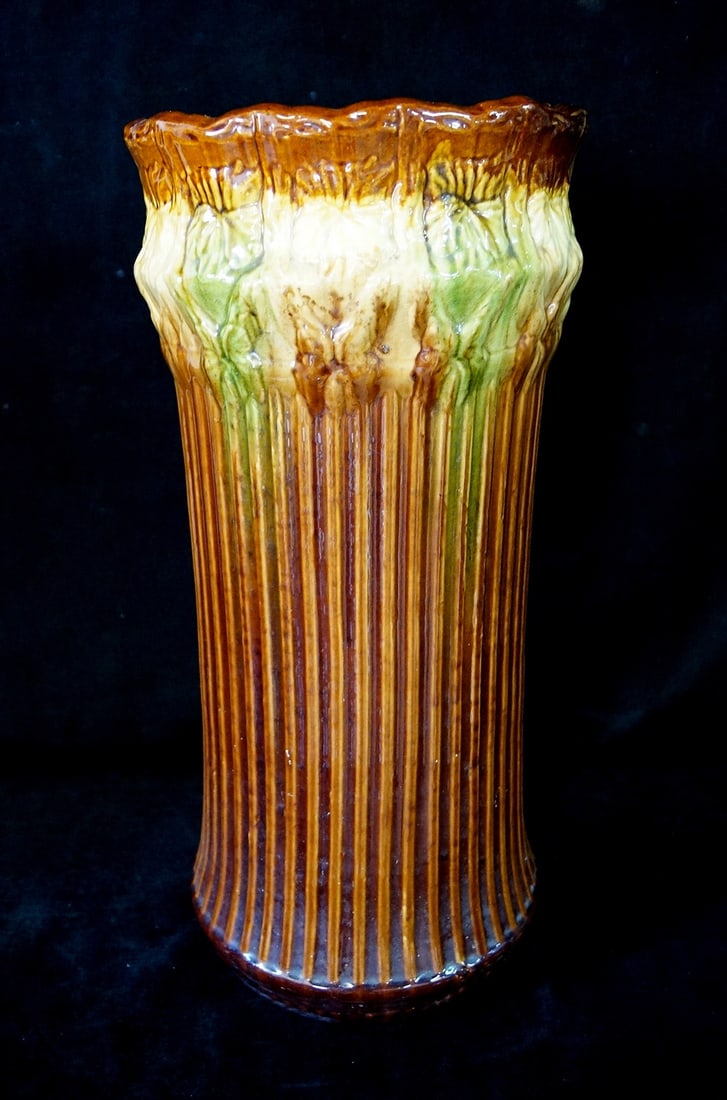AMERICAN POTTERY UMBRELLA STAND 22'H (H 353): AMERICAN POTTERY UMBRELLA STAND 22'H (H 353)