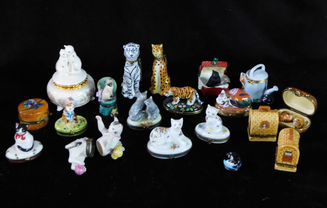 TRAY LOT OF 18 LIMOGES BOXES, 5 X 4DIA LARGEST (1 of 11)