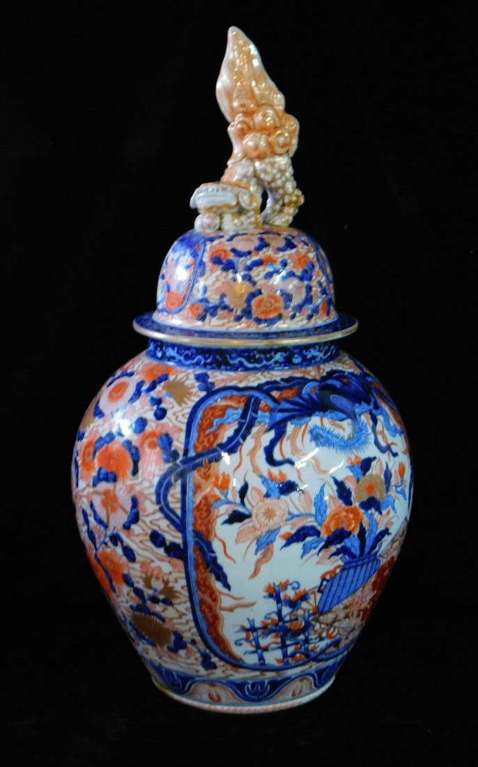 LARGE JAPANESE IMARI URN WITH MALE FOO DOG FINIAL, LOSSES AND REPAIRS, 29.5H X 14"DIA.. (1 of 19)