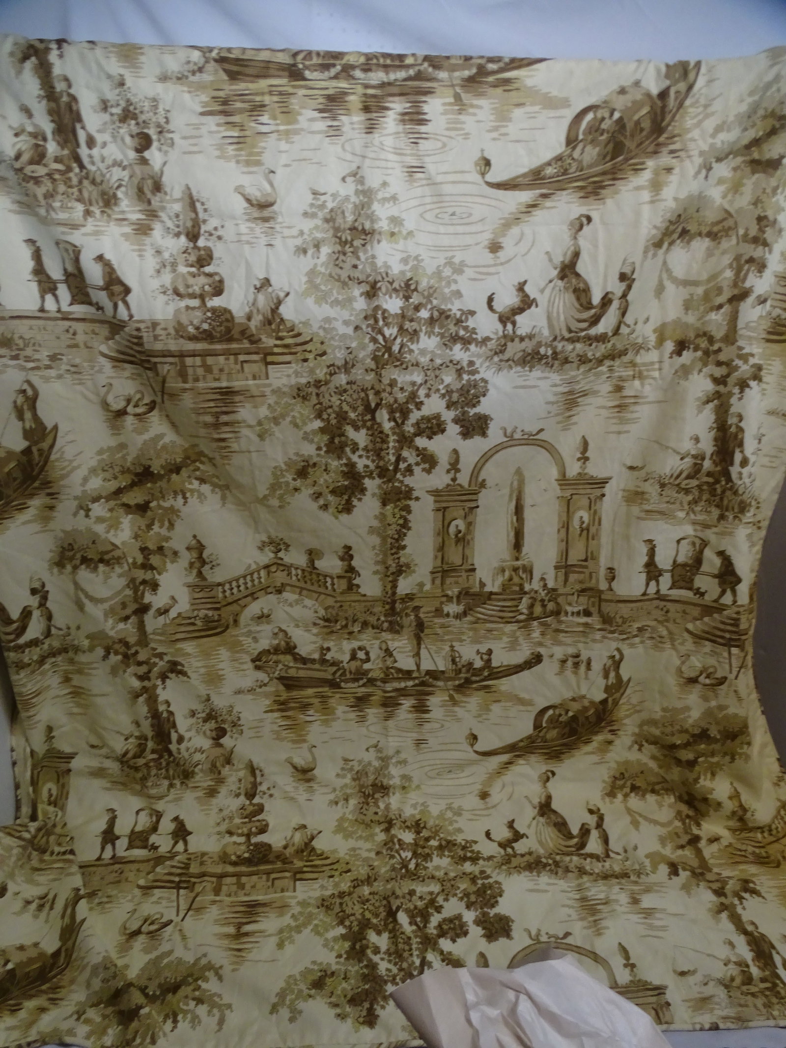 FULL COT/LIN COVERLET, IVORY AND BROWN TOILE GONDOLA SCENE, 12" DROP W 3/8" SELF WELT, SOME: FULL COT/LIN COVERLET, IVORY AND BROWN TOILE GONDOLA SCENE, 12" DROP W 3/8" SELF WELT, SOME DISCOLORATION ON MUSLIN LINING