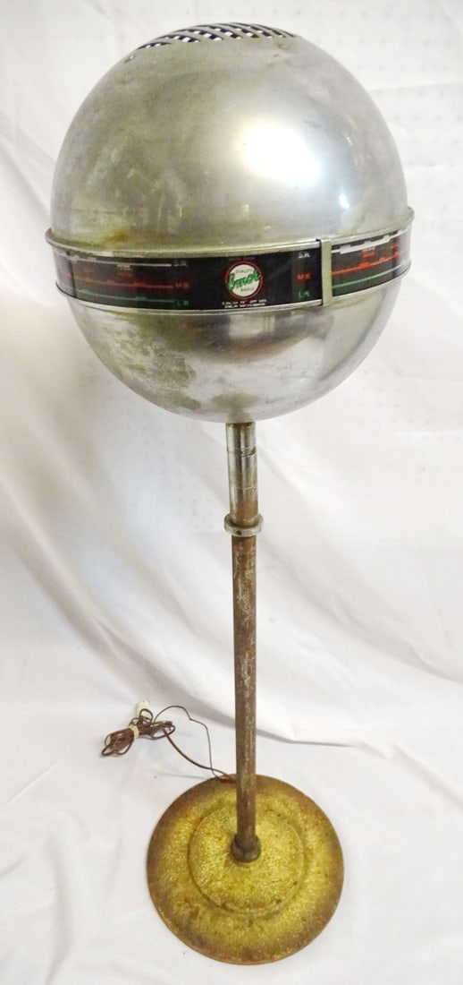 ESTATE OF SEYMOUR STEIN: RARE EMOR RADIO CO LONDON STANDING GLOBE RADIO CIRCA 1947 (1 of 20)