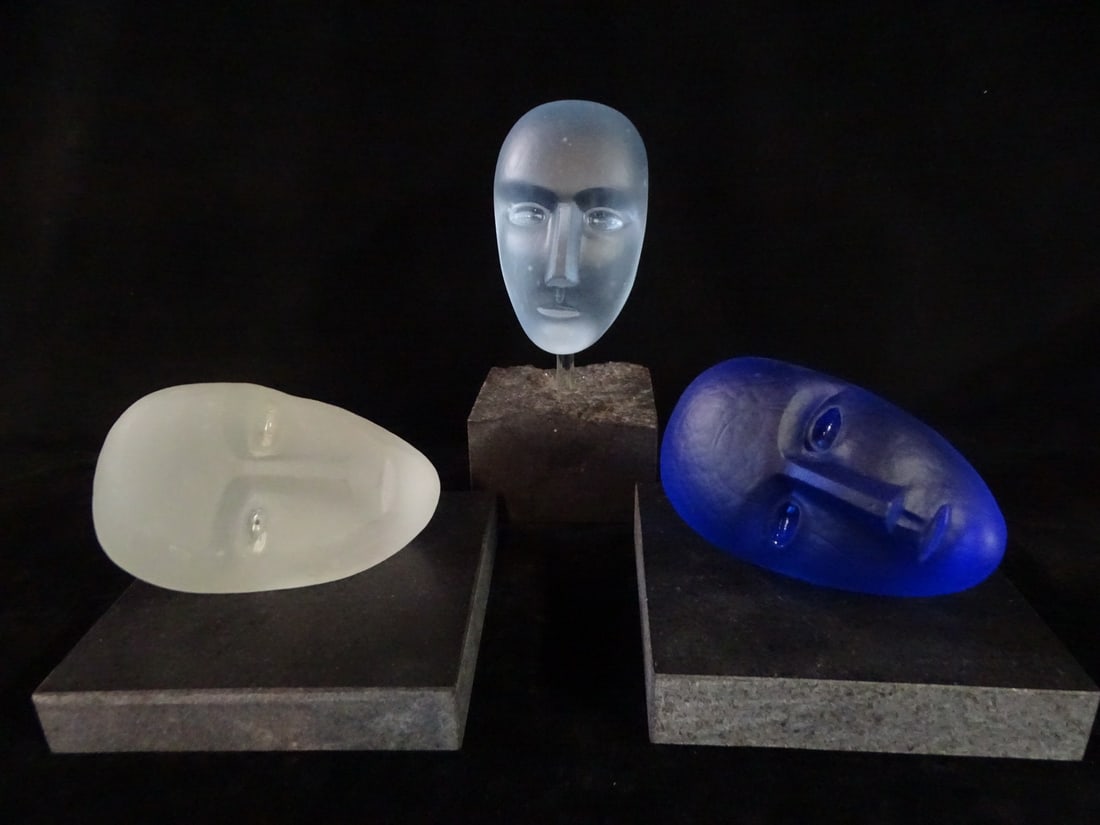 LIVING ESTATE OF JOSEPH RODANO: GROUP OF THREE KOSTA BODA HEADS ON PLINTHS 9" TALLEST (1 of 19)