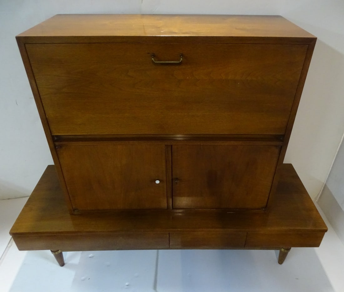 MIDCENTURY AMERICAN MARTINSVILLE GERSHUN MODULAR TWO PART LOW CONSOLE AND BAR, 43 X 54.25 X 18.75 (1 of 20)