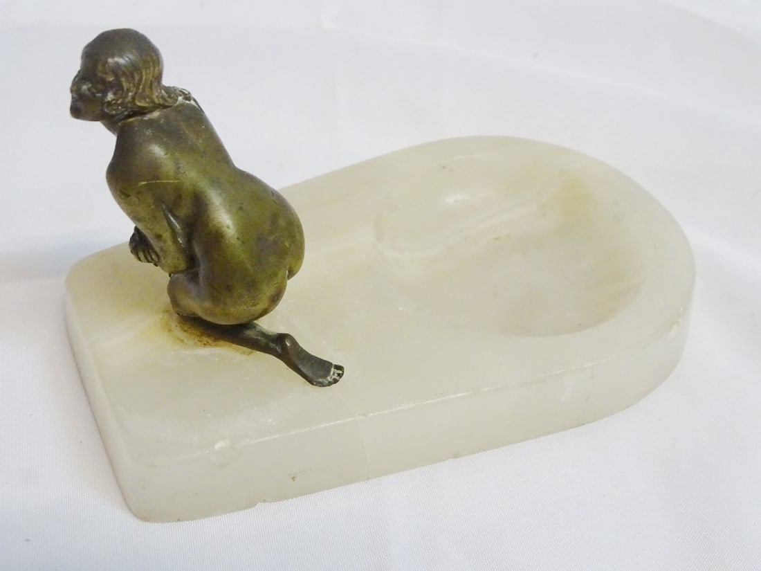 BRONZE NUDE ASHTRAY ON ONYX 7": BRONZE NUDE ASHTRAY ON ONYX 7"