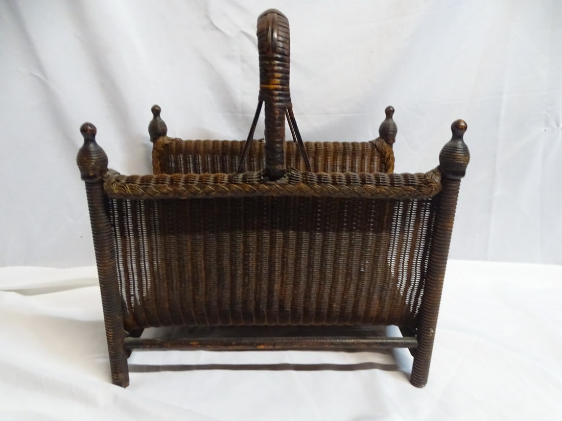 WICKER RATTAN MAGAZINE RACK 21X19 1/2 X 14 1/2 (1 of 15)