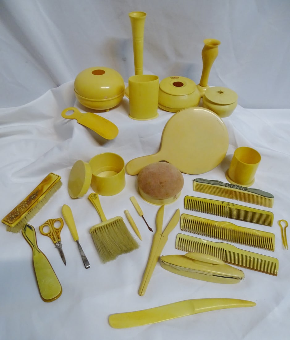 GROUPING OF VINTAGE CELLULOID DRESSER ITEMS INC.. PINK PIN CUSHION: GROUPING OF VINTAGE CELLULOID DRESSER ITEMS INC.. PINK PIN CUSHION