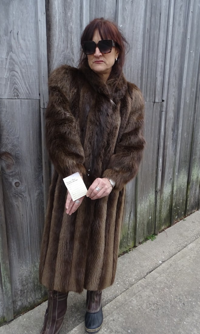 FULL LENGTH LONG HAIRED BEAVER FUR COAT BY "EVANS" (1 of 12)