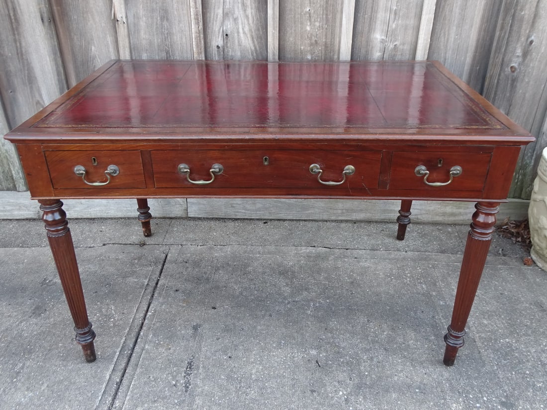 MAHOGANY LEATHER TOP DESK W 3 FUNCTIONING DRAWERS & 3 FAUX DRAWERS, LOSSES TO HARDWARE 30 1/2" X 50" (1 of 20)