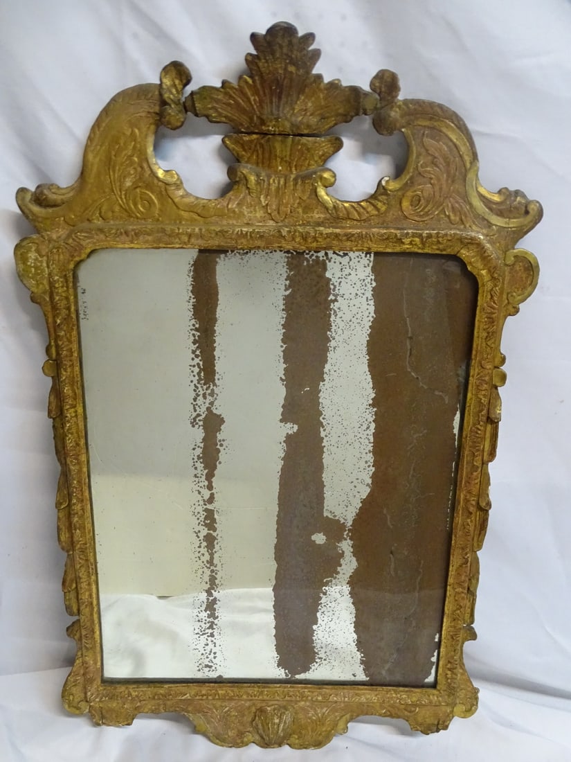 ANTIQUE CARVED GILT FRAMED MIRROR 30X25 (1 of 15)