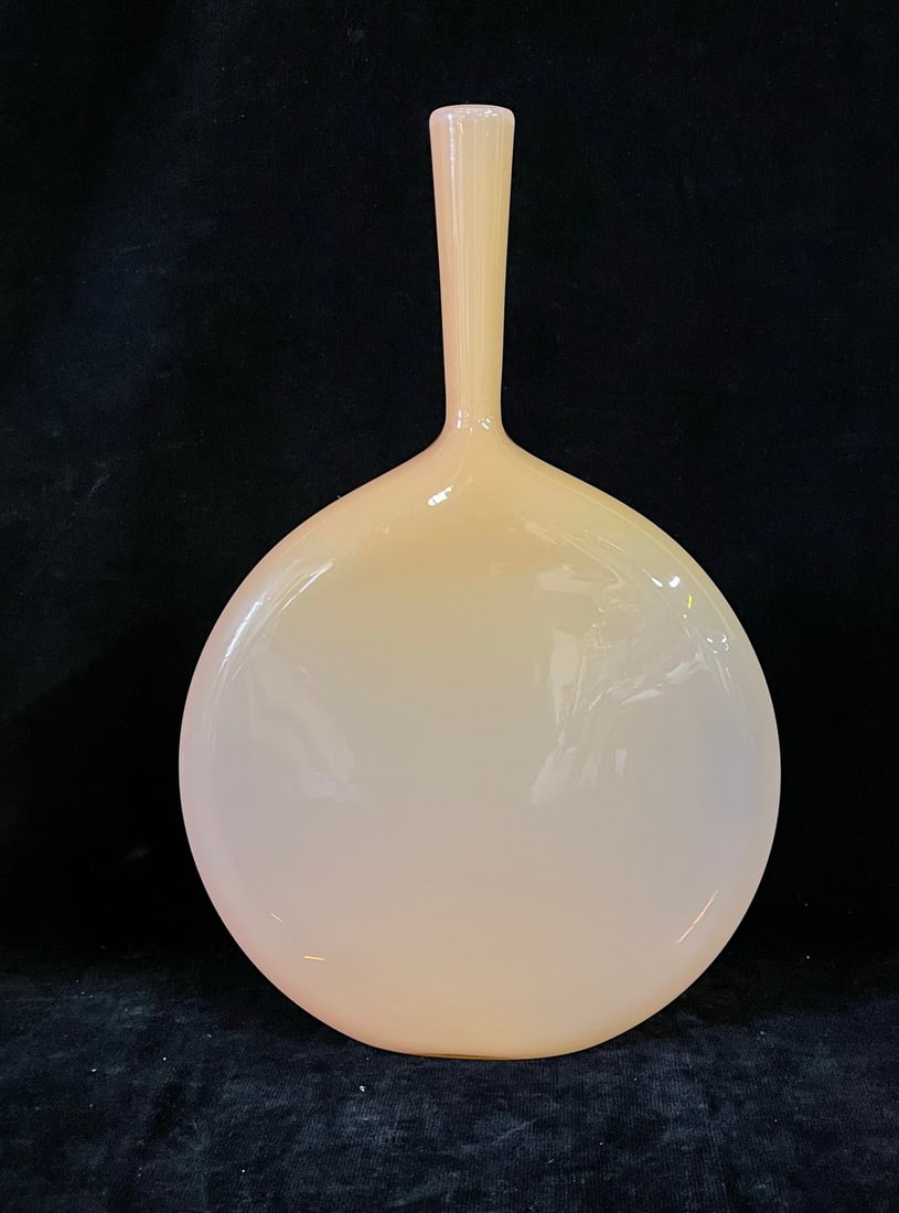 JOE CARIATI MCM HAND BLOWN STUDIO ART GLASS FLAT BOTTLE IN LUMINOUS SALMON COLOR - 13" H (1 of 6)