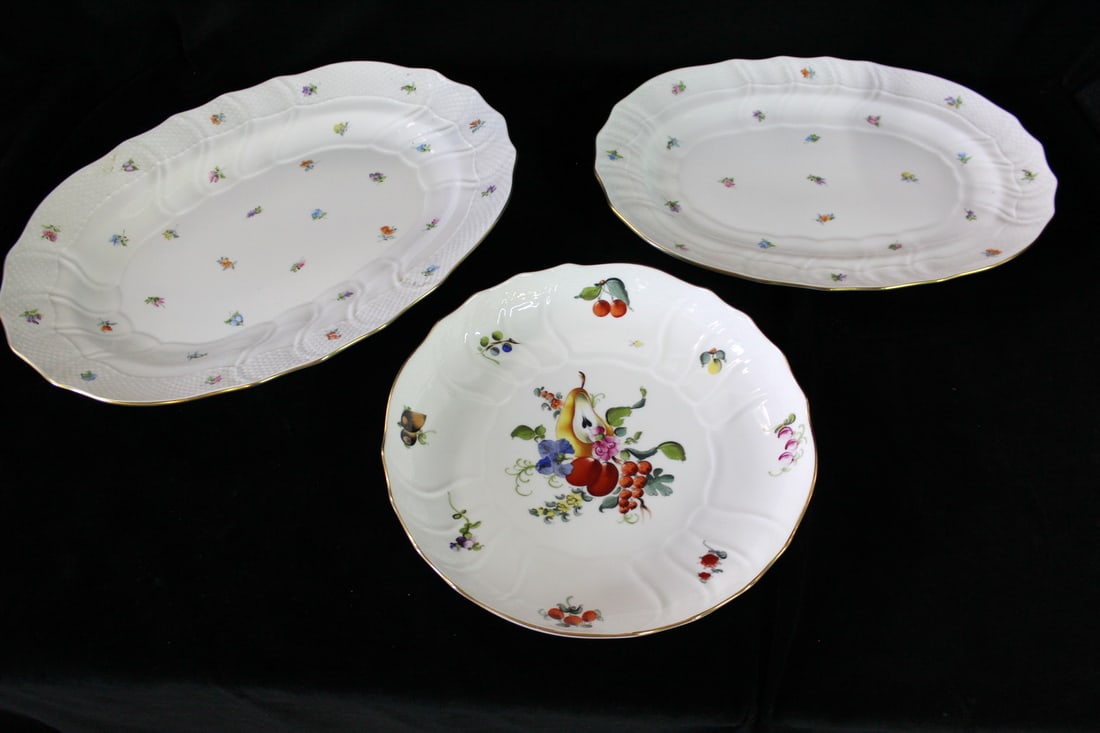 GROUP OF 3 HEREND PIECES 2 "KIMBERLY" PLANTERS AND 1"FRUIT FIGURES" BOWL. (SOME ADHESIVE RESIDUE) (1 of 13)