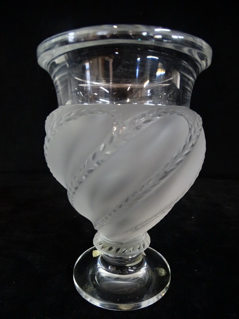 LALIQUE "ERMENONVILLE" FROSTED CRYSTAL FOOTED BASE 6" X 4" DIA.: LALIQUE "ERMENONVILLE" FROSTED CRYSTAL FOOTED BASE 6" X 4" DIA.