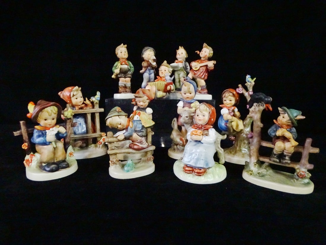 GROUP OF 13 HUMMEL FIGURES ANIMAL AND MUSIC THEMES 6 1/4" TALLEST (1 of 12)