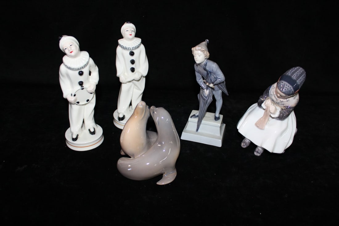 GROUP OF FIGURES INC.. PIERROT CLOWNS INC.. ROYAL COPENHAGEN AND MORIMATA (OCCUPIED JAPAN), 7.25": GROUP OF FIGURES INC.. PIERROT CLOWNS INC.. ROYAL COPENHAGEN AND MORIMATA (OCCUPIED JAPAN), 7.25"