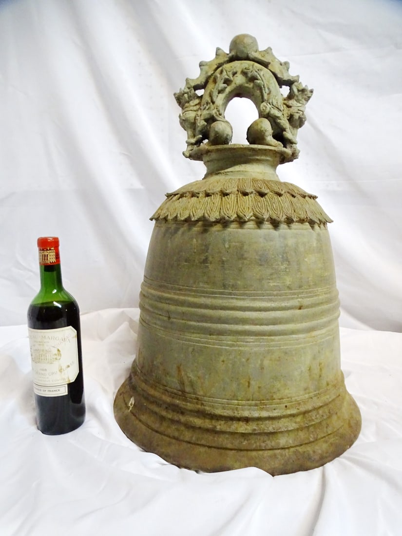 SUBSTANTIAL BRONZE BELL 25 1/2" X 17 1/4" DIA. (1 of 13)