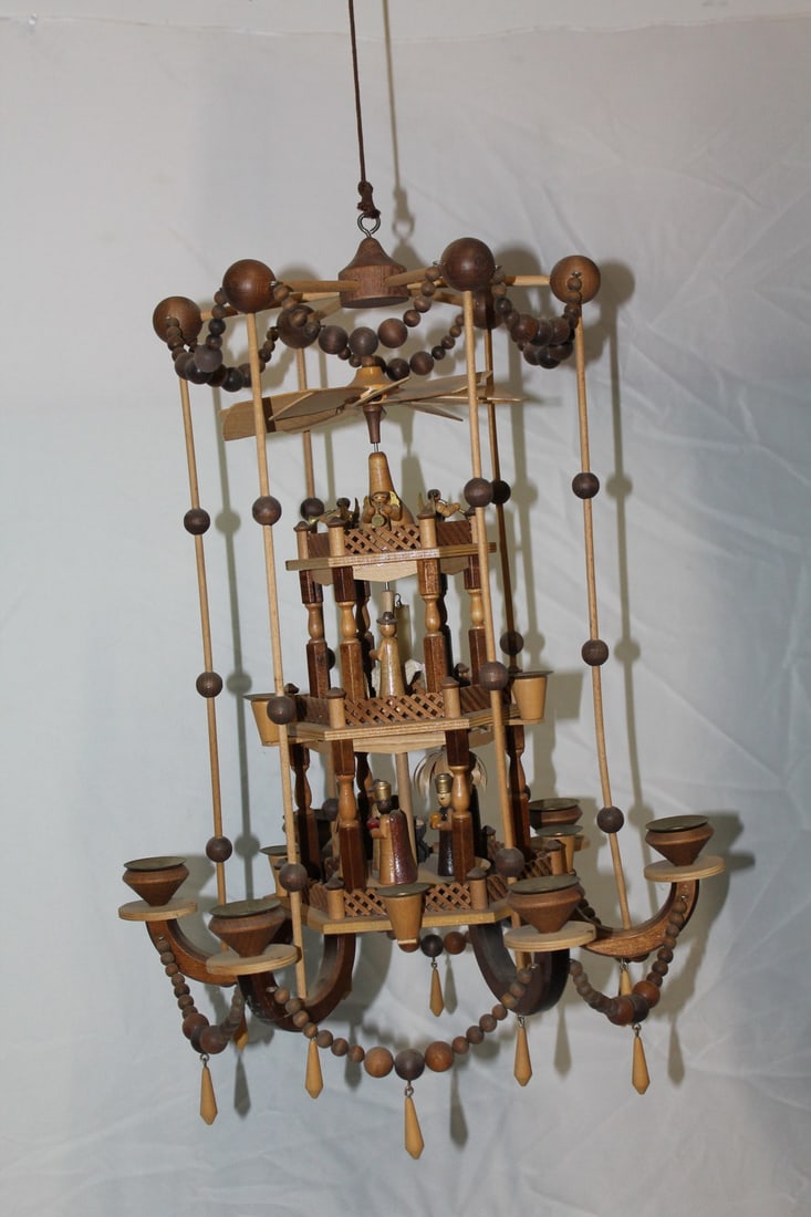 ERZGEBIRGE GERMAN CHRISTMAS ADVENT CHANDELIER 26" HIGH X 18 1/2: ERZGEBIRGE GERMAN CHRISTMAS ADVENT CHANDELIER 26" HIGH X 18 1/2