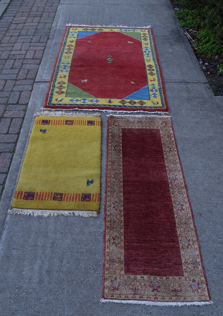 3 MODERN RUGS IN OCHRE & ORANGES, 2 INDO GABBEH AND ONE ORIENTAL, LARGEST IS 71" X 46 1/2" (1 of 19)