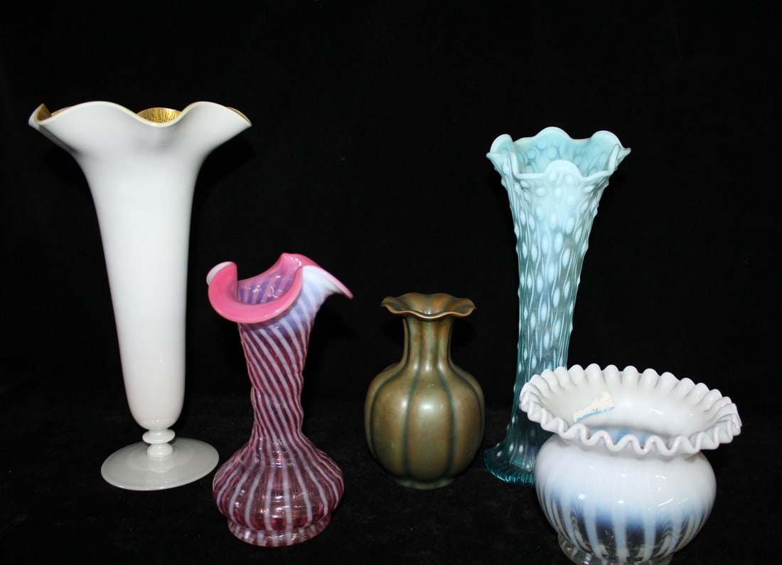 GROUP OF FIVE PIECES OF ART GLASS IN BLUE, PINK, WHITE, GREEN OPALESCENT, 12" TALLEST (1 of 18)