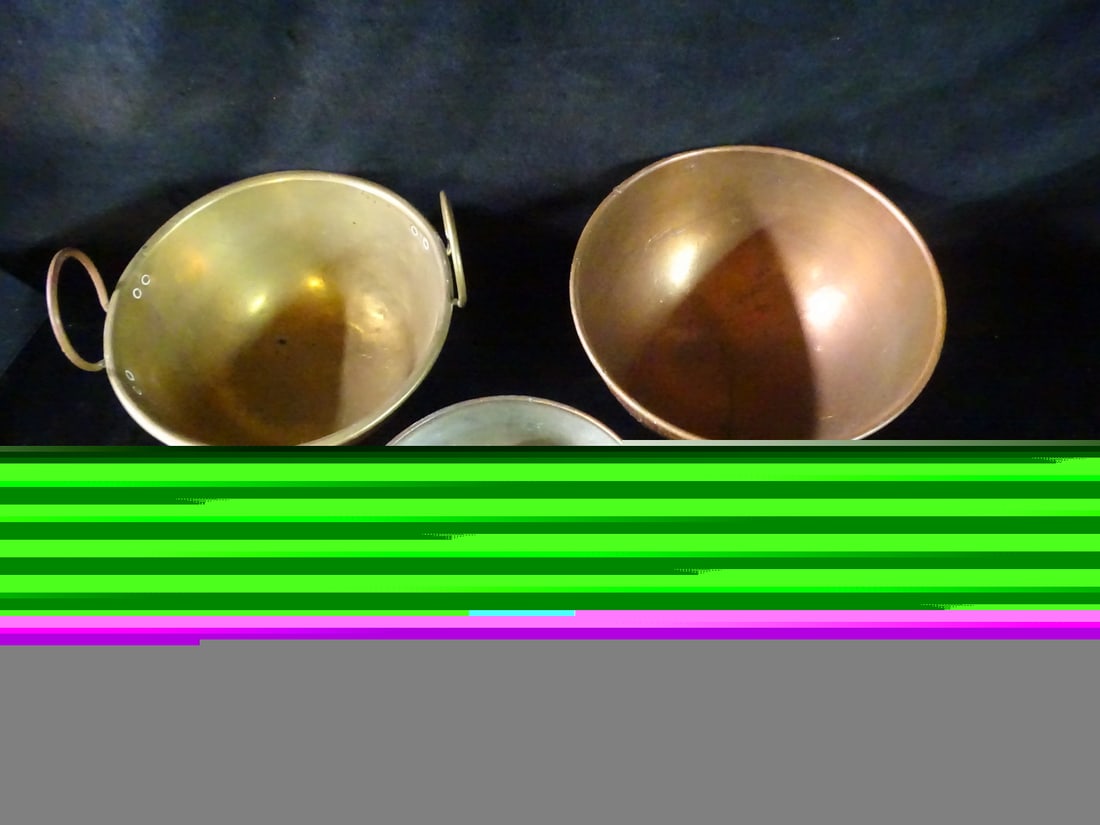 THREE PIECES COPPER AND BRASS BOWLS AND COPPER POT, 8.5" DIA. (1 of 13)