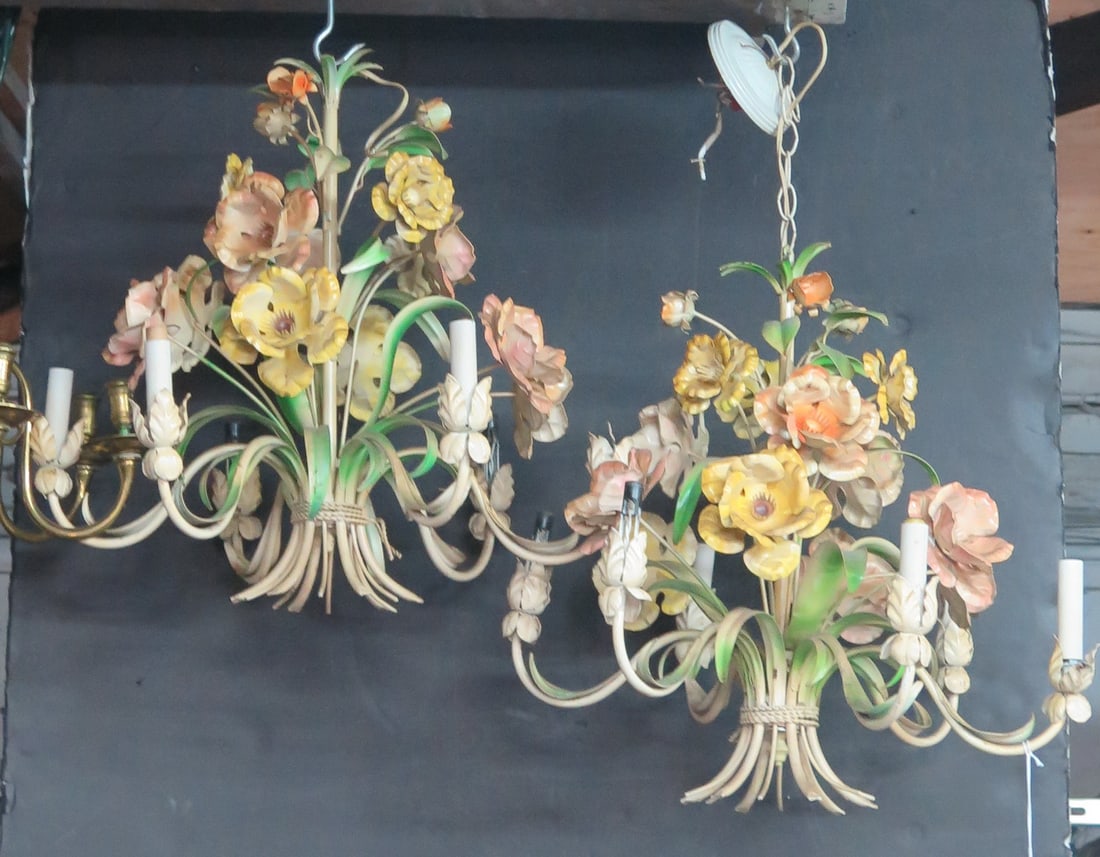 PAIR OF ITALIAN TOLE POLYCHROME 6 LIGHT FLORAL MOTIF CHANDELIERS 22" HIGH X 23 DIA.": PAIR OF ITALIAN TOLE POLYCHROME 6 LIGHT FLORAL MOTIF CHANDELIERS 22" HIGH X 23 DIA."