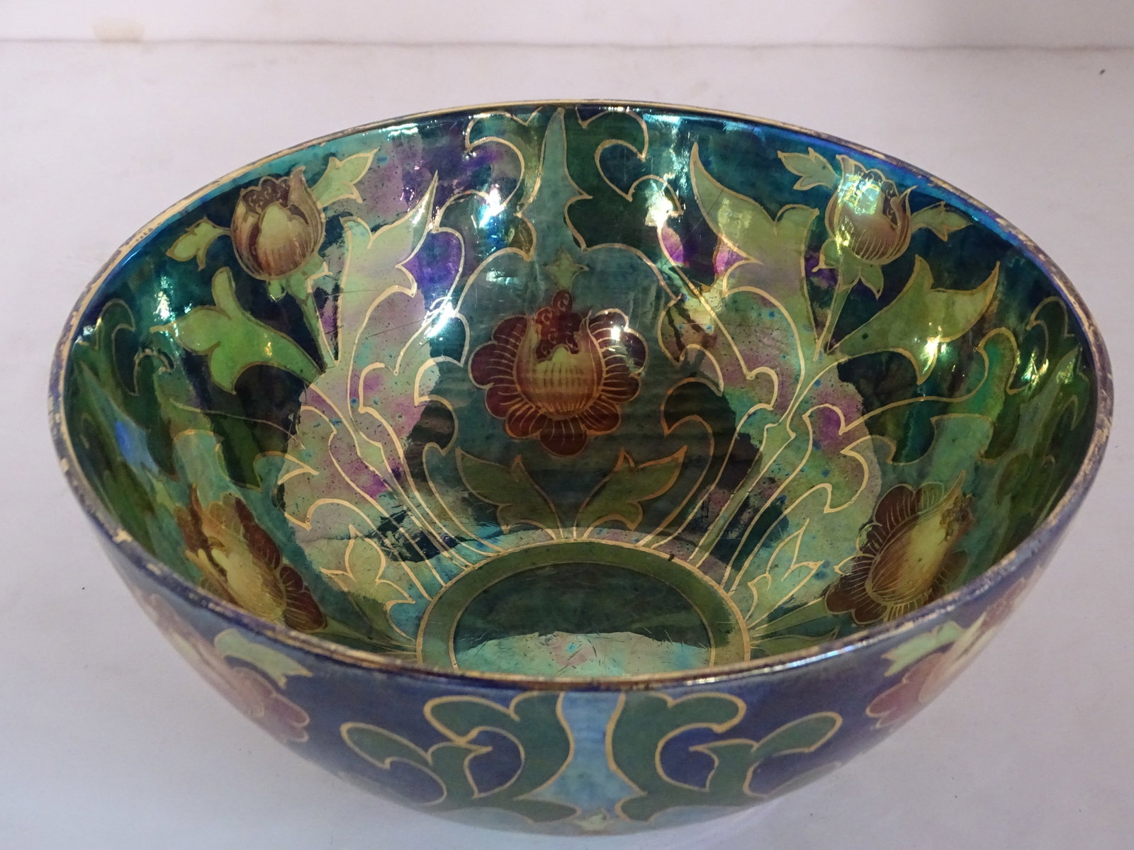BURSLEY IRRIDESCENT ENGLISH PORCELAIN BOWL 4.5 X 9.25 DIA..: BURSLEY IRRIDESCENT ENGLISH PORCELAIN BOWL 4.5 X 9.25 DIA..