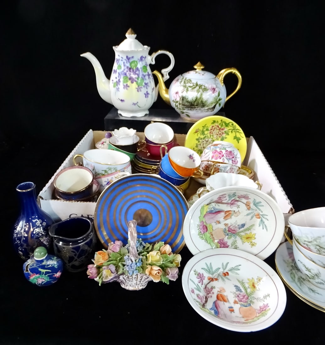 GROUP OF 33+ PIECES OF FINE CONTINENTAL PORCELAIN INC. LIMOGES, H & CO ETC. (1 of 20)