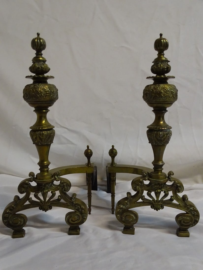 PAIR OF IMPRESSIVE ANTIQUE BRONZE ANDIRONS 22.5 H: PAIR OF IMPRESSIVE ANTIQUE BRONZE ANDIRONS 22.5 H
