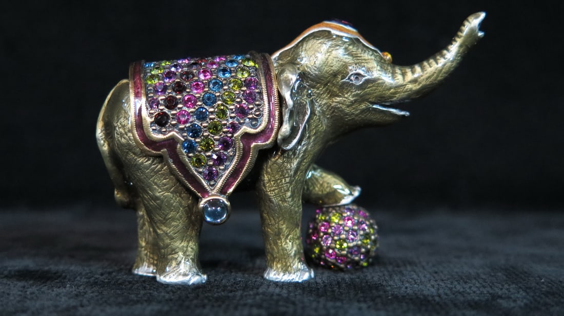 LIVING ESTATE OF JOSEPH RODANO: JAY STRONGWATER BARNUM BABY CIRCUS ELEPHANT 2"H: LIVING ESTATE OF JOSEPH RODANO: JAY STRONGWATER BARNUM BABY CIRCUS ELEPHANT 2"H