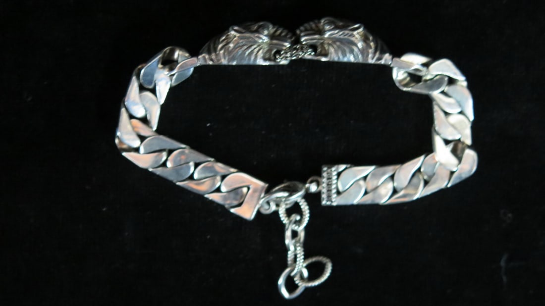 LIVING ESTATE OF JOSEPH RODANO: GUCCI TIGER SILVER BRACELET (1 of 14)