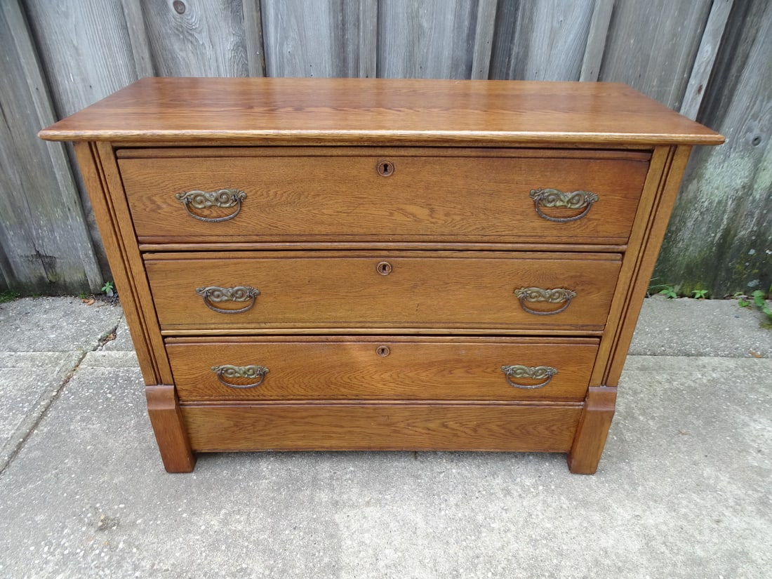 OAK 3 DRAWER VICTORIAN CHEST 30" X 40" X 14.25" (1 of 17)