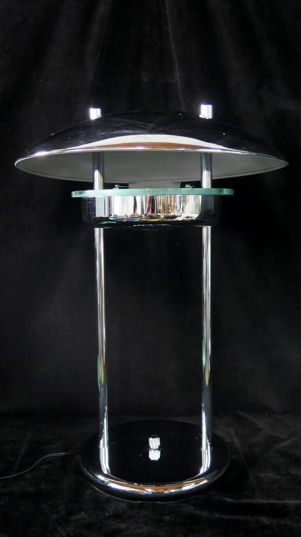 VINTAGE FLYING SAUCER TABLE LAMP IN CHROME AND GLASS 20" X 14" DIA. (1 of 10)
