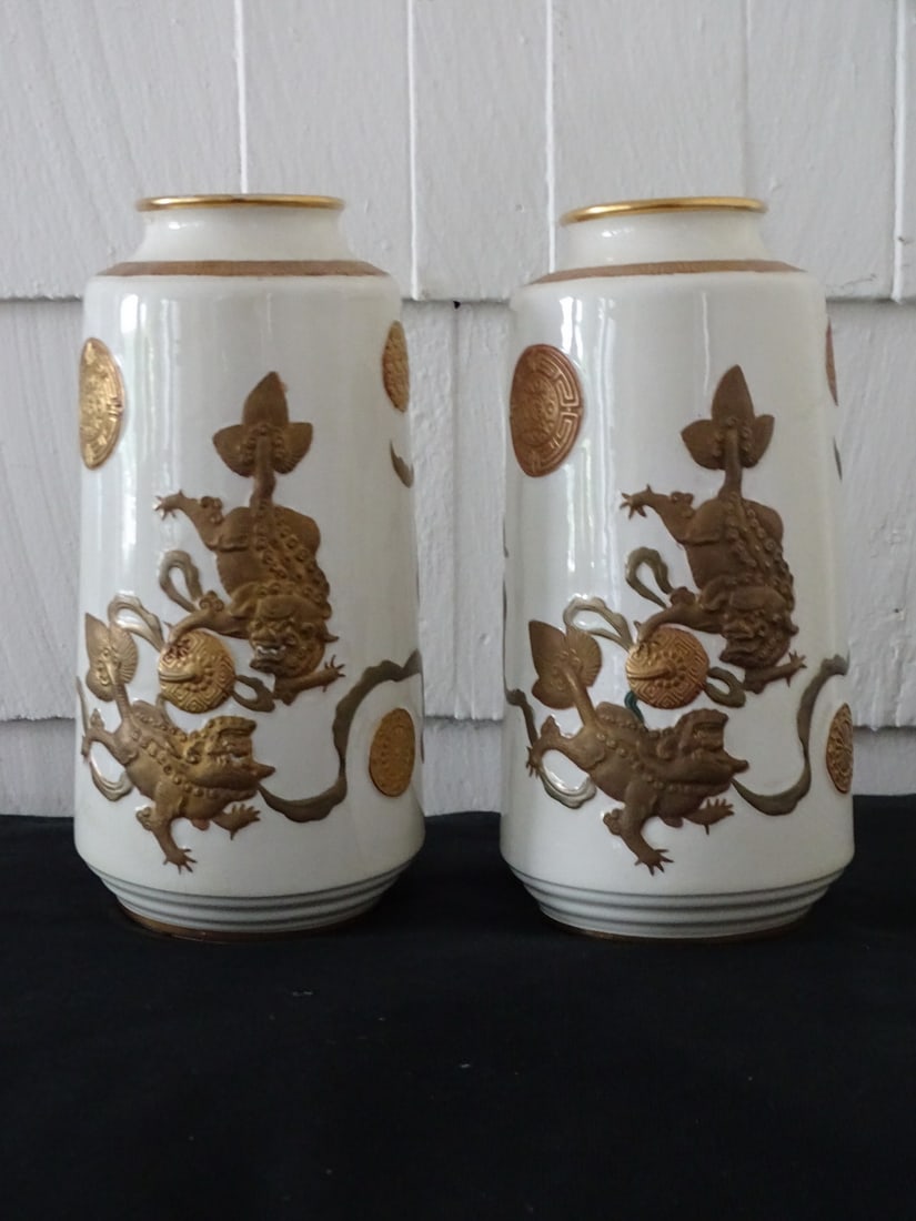 PAIR OF PORCELAIN ASIAN MOTIF VASES 9 1/2" HIGH (1 of 11)