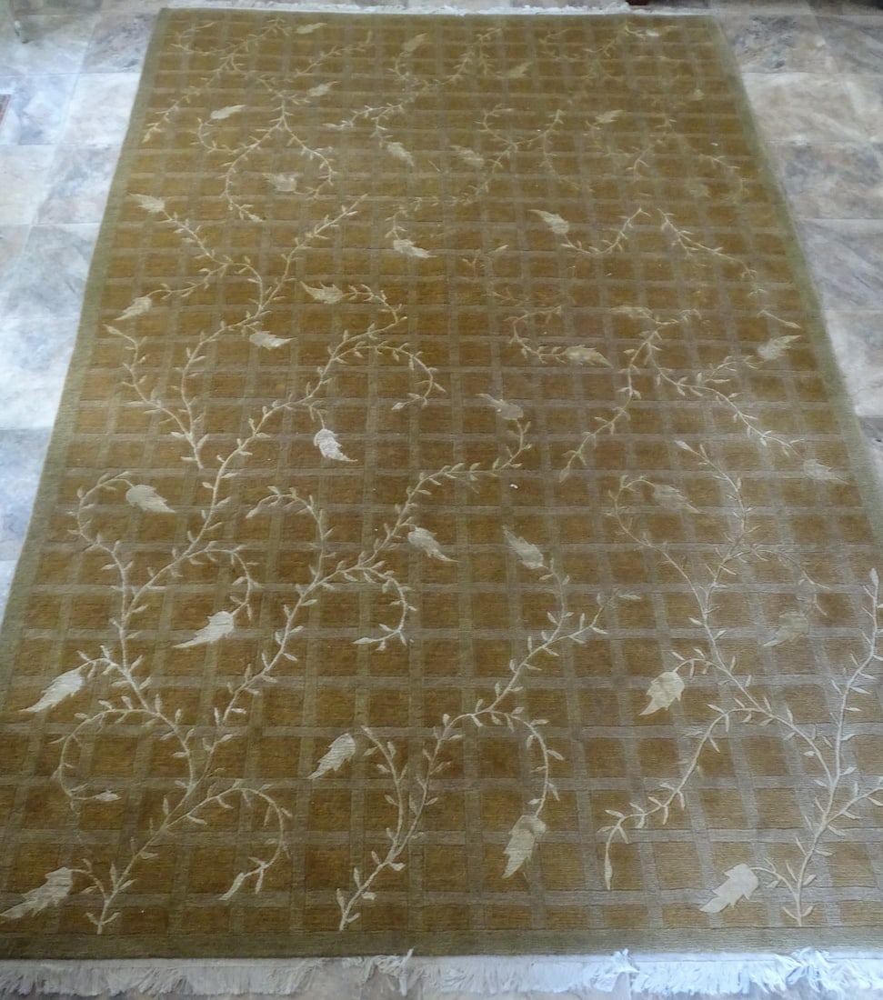 CHINESE RUG W/LEAF AND BRANCH DESIGN 6' X 9': CHINESE RUG W/LEAF AND BRANCH DESIGN 6' X 9'