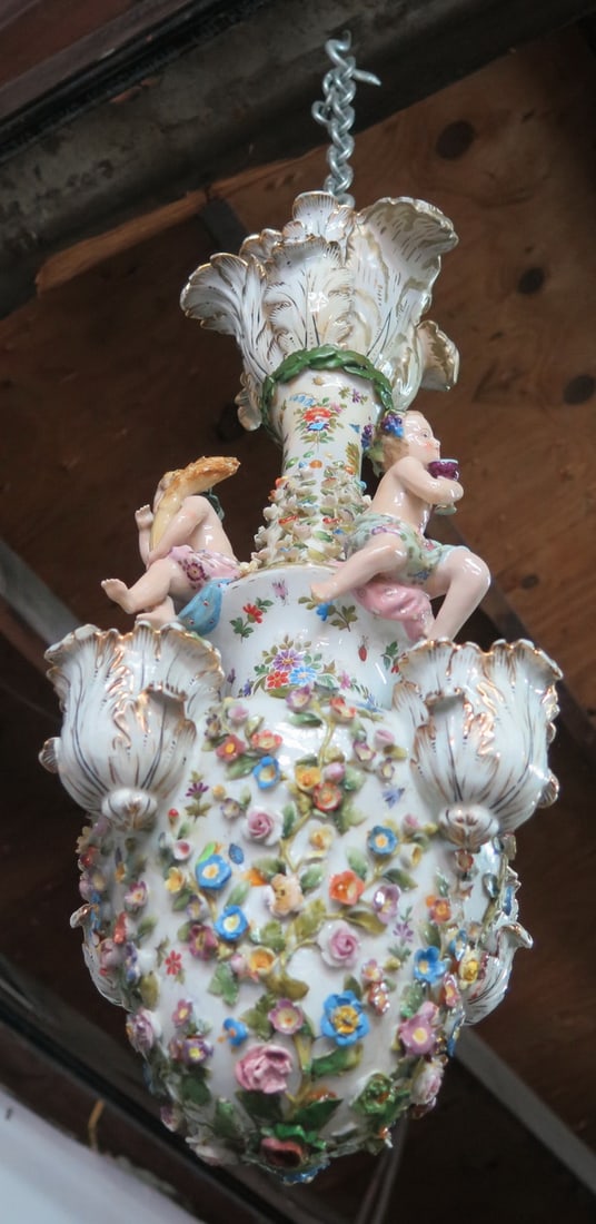 DRESDEN FLOWER AND PUTTI FIGURAL PORCELIAN HANGING CANDELABRA 25.5 X 8.5 (1 of 9)