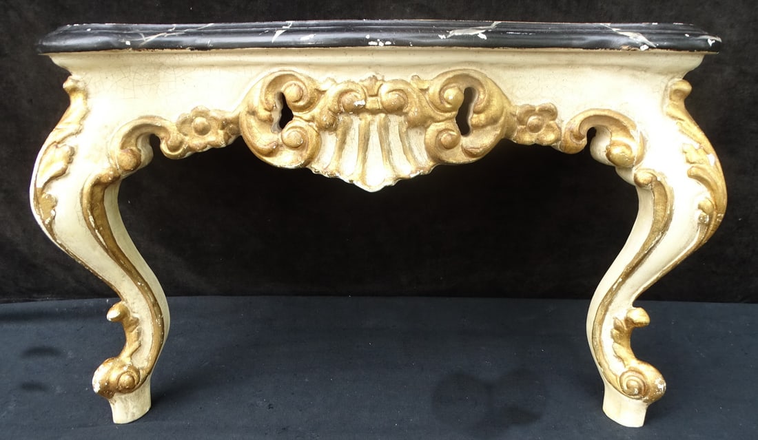 ESTATE OF DENNIS P. RODANO SR.: GILT AND PAINT DECORATED CARVED LOW CONSOLE W/FAUX MARBLE TOP 17" X (1 of 9)