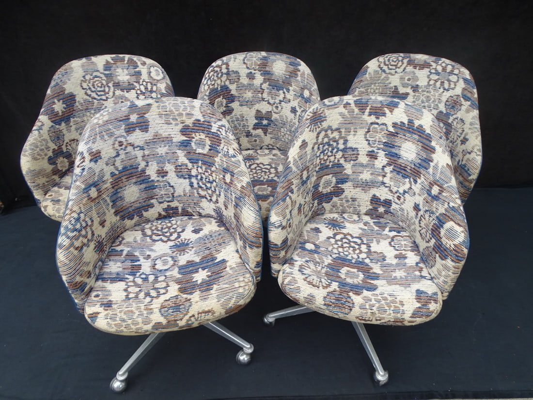 ESTATE OF DENNIS P. RODANO SR.: GROUP OF 5 MID CENTURY BASSICK FLO-TORK UPHOLSTERED SWIVEL CHAIRS: ESTATE OF DENNIS P. RODANO SR.: GROUP OF 5 MID CENTURY BASSICK FLO-TORK UPHOLSTERED SWIVEL CHAIRS W/VINYL BACKS 32 3/4" X 23 3/4" X 27" (F-98)