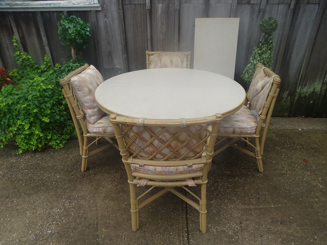 ESTATE OF DENNIS P. RODANO: CIRCULAR BAMBOO TABLE WITH 4 CHAIRS (1 LEAF 18"), 28.5" X 48" D: ESTATE OF DENNIS P. RODANO: CIRCULAR BAMBOO TABLE WITH 4 CHAIRS (1 LEAF 18"), 28.5" X 48" D