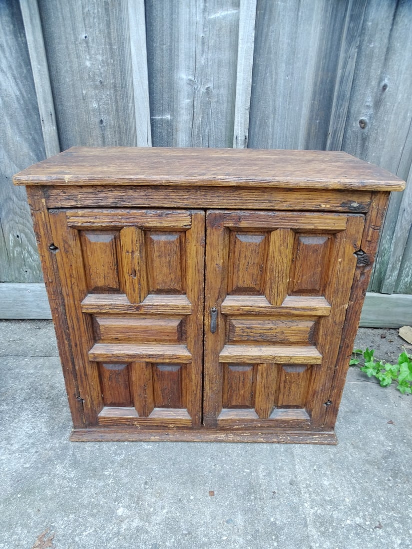 18 CENTURY SPANISH 2 DOOR LOW CABINET 26 1/4" X 27 1/2" X 14" (1 of 19)