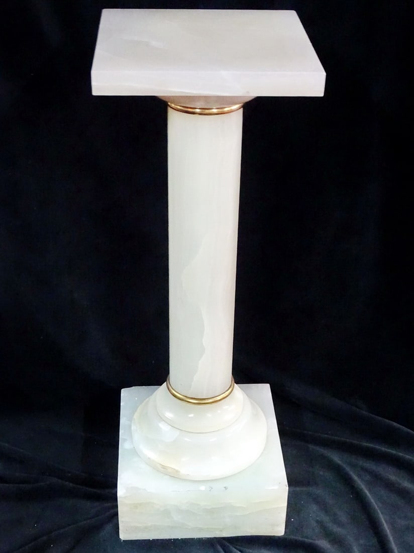 ONYX PEDESTAL WITH REMOVABLE TOP 34 1/4" X 12" X 12": ONYX PEDESTAL WITH REMOVABLE TOP 34 1/4" X 12" X 12"