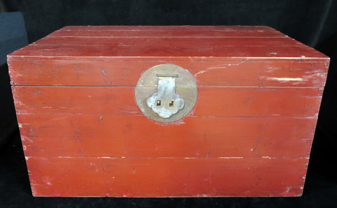 RED LACQUERED TRUNK 13" X 24 3/4" X 16" (1 of 18)