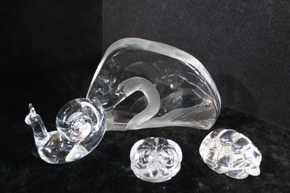 CURATED COLLECTION OF JOSEPH RODANO: FOUR CRYSTAL PIECES INC. STEUBEN AND SWAN BY MATS JONASSON,