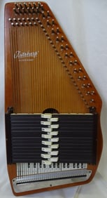 VINTAGE OSCAR SCHMIDT AUTOHARP