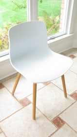 SIX HAY CHAIRS WHITE PLY AND NATURAL WOOD, 18 X 16 X 31